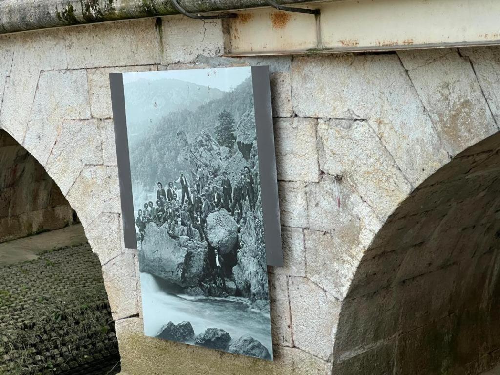 Vivez Un Conte De Fee Dans La Piece Ronde D'Une Tour Medievale Porrentruy Exterior photo